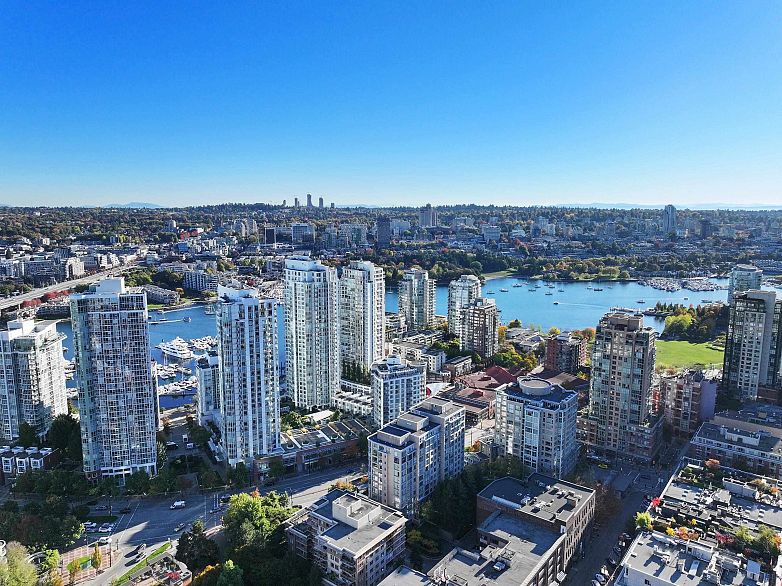 602 1177 Pacific Boulevard