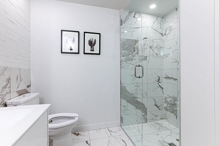 903 239 Keefer Street