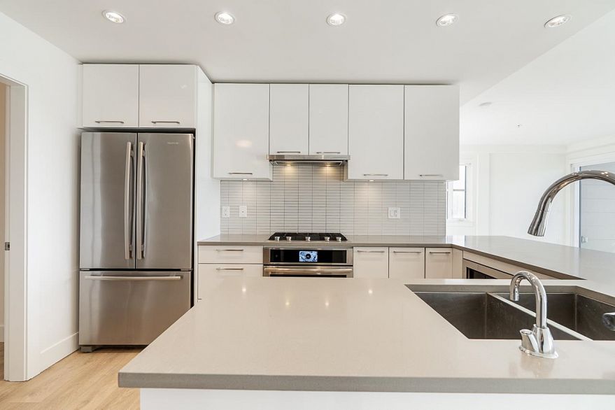 515 3488 Sawmill Crescent