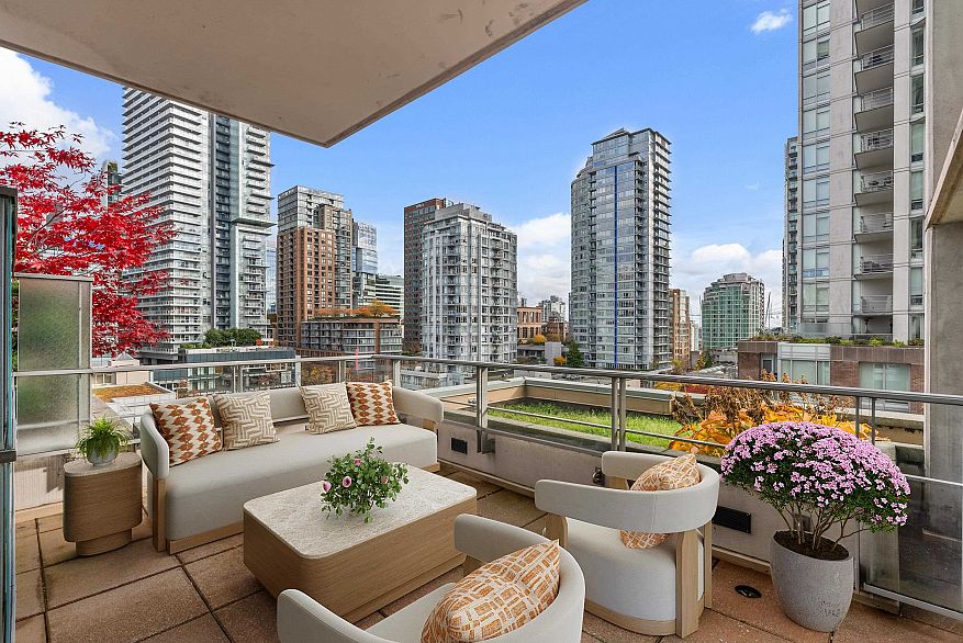 907 565 Smithe Street