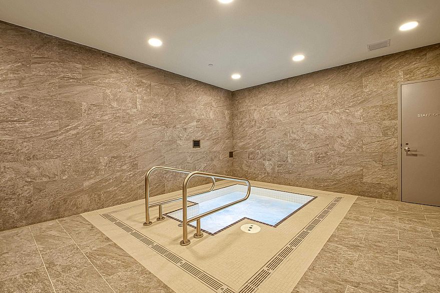 372 438 W King Edward Avenue