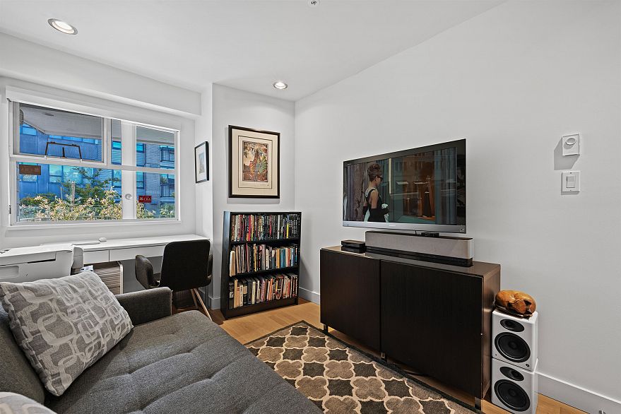 325 638 W 7th Avenue