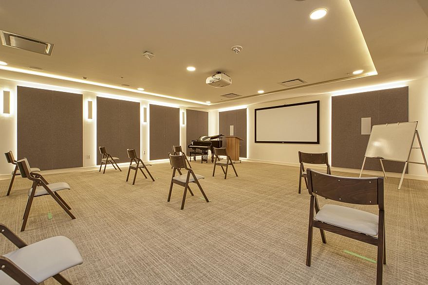 372 438 W King Edward Avenue