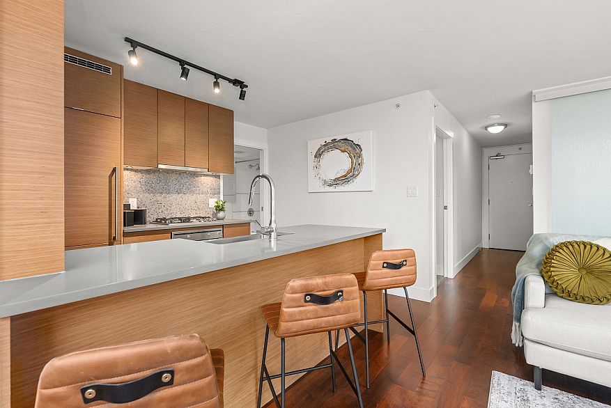 907 565 Smithe Street