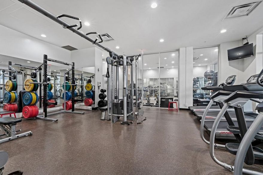 2301 833 Homer Street