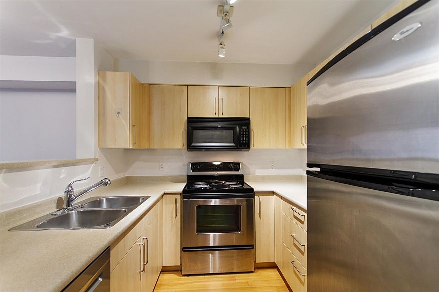 210 3575 Euclid Avenue