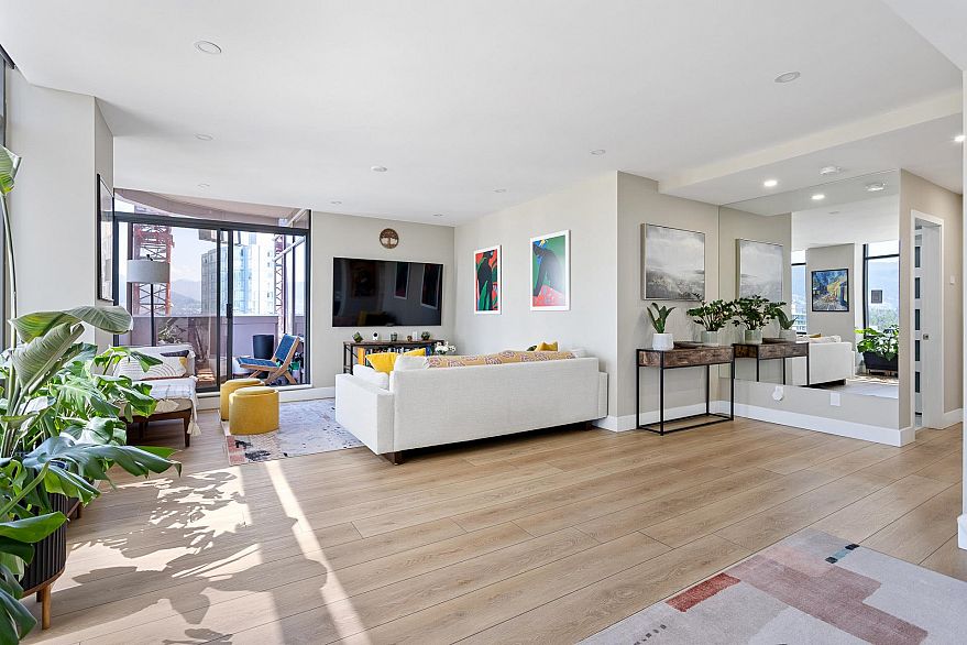 15C 1500 Alberni Street