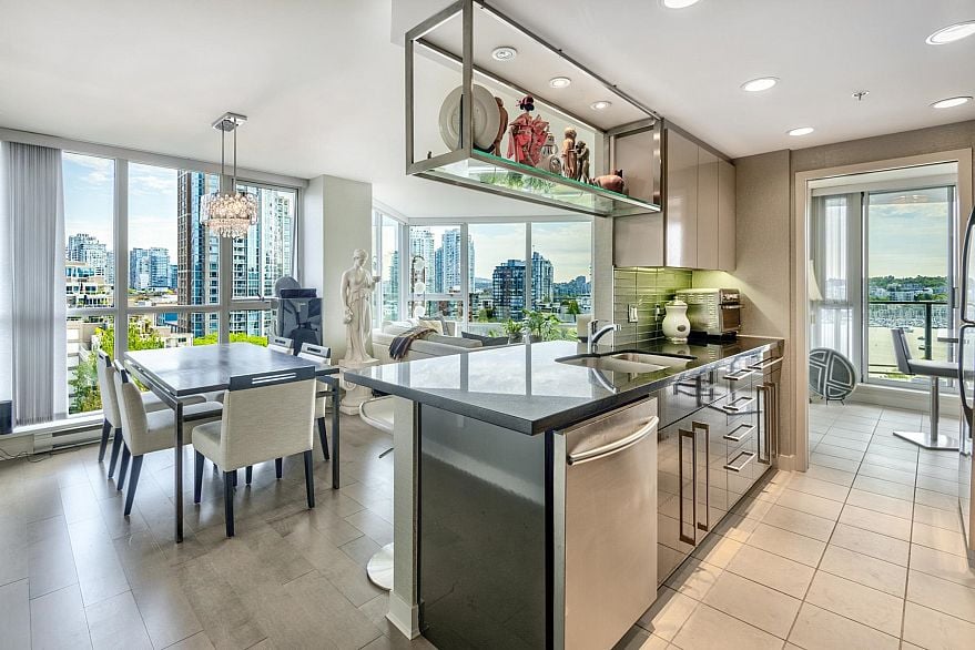 1207 1408 Strathmore Mews