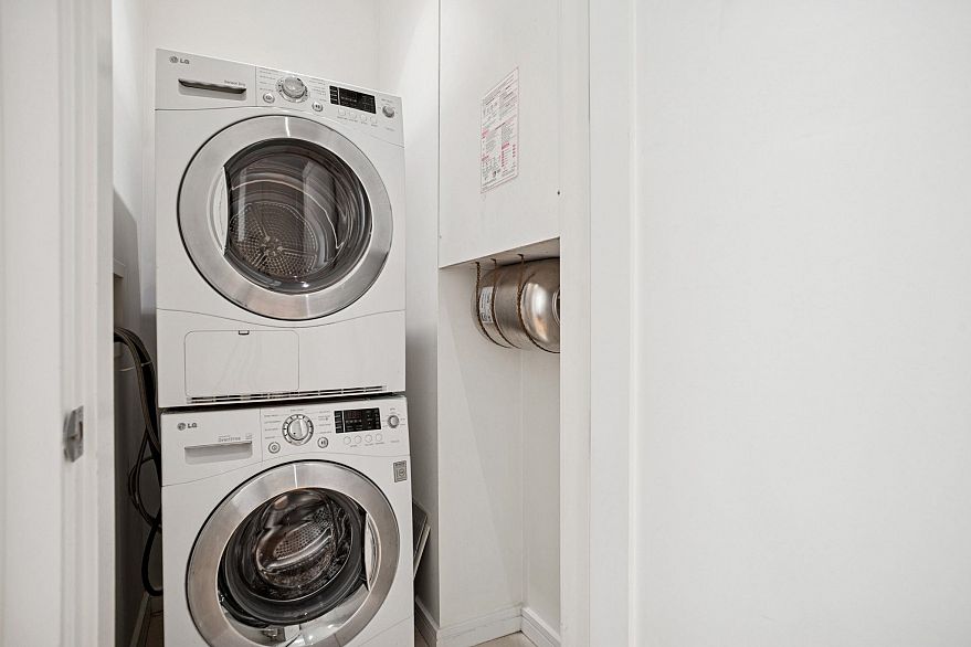 407 77 Walter Hardwick Avenue