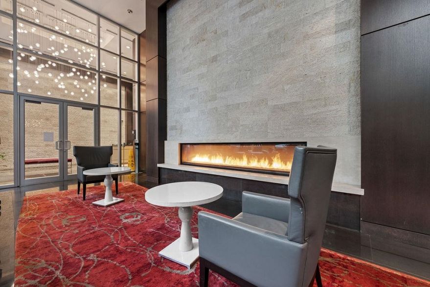 2301 833 Homer Street