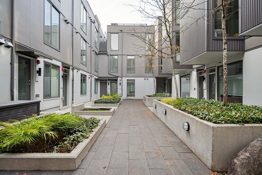 13 531 East 16th Avenue