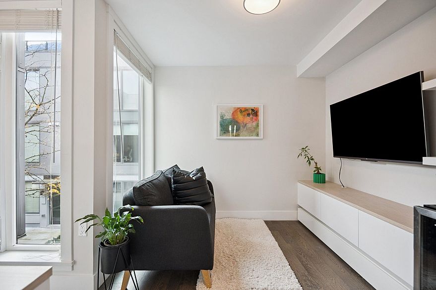 13 531 East 16th Avenue