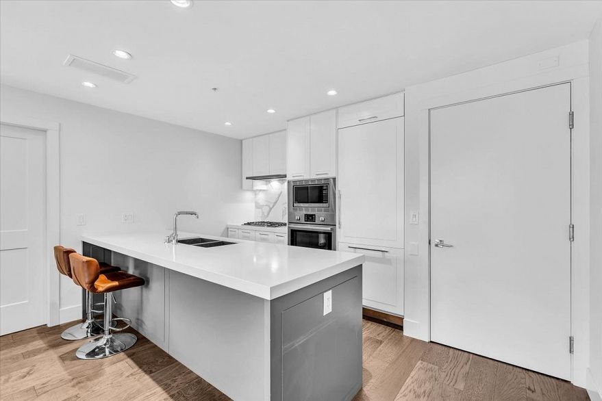 101 7878 Granville Street