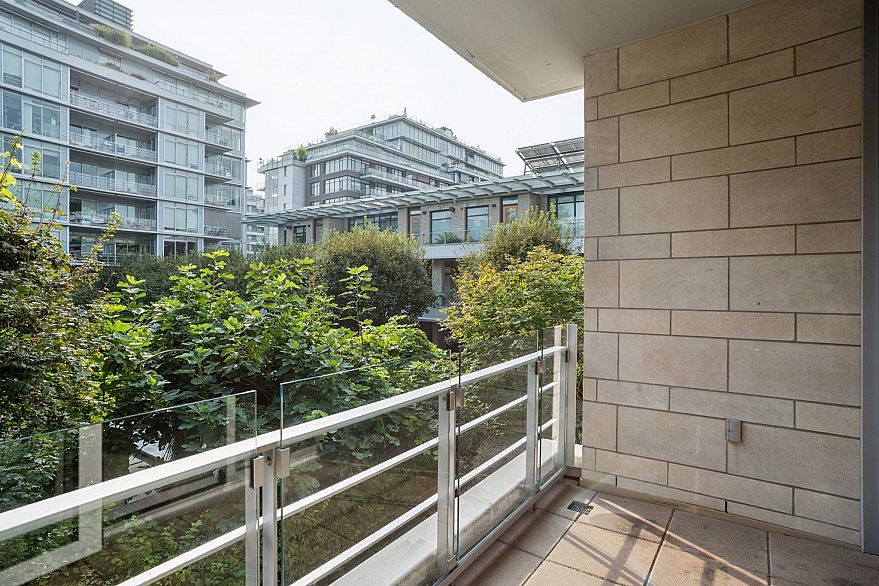 407 77 Walter Hardwick Avenue