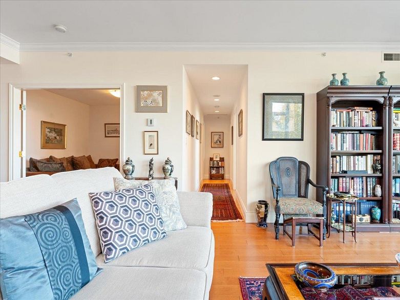 205 1717 Bayshore Drive