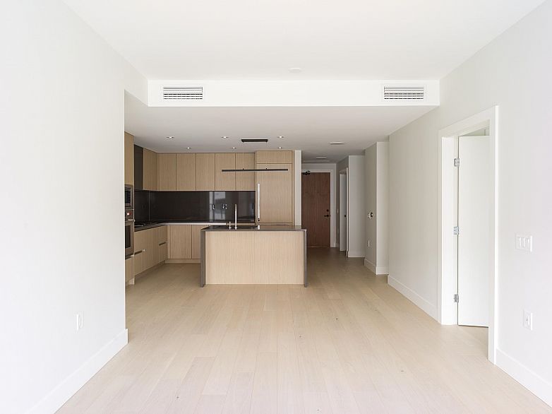 205 3636 W 39th Avenue