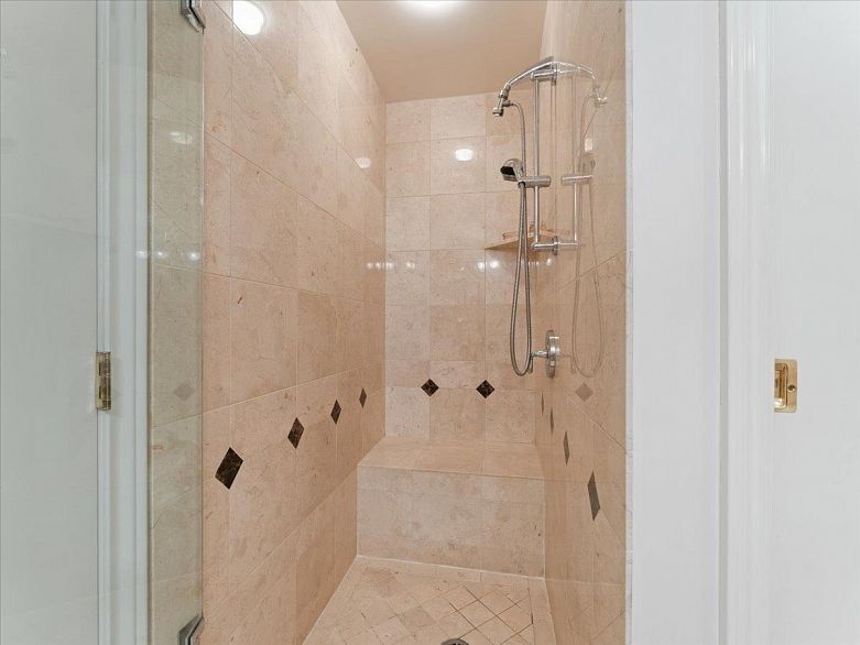 205 1717 Bayshore Drive