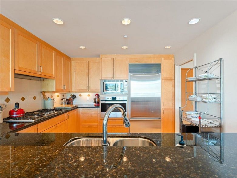 205 1717 Bayshore Drive