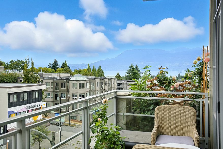 404 3595 W 18th Avenue