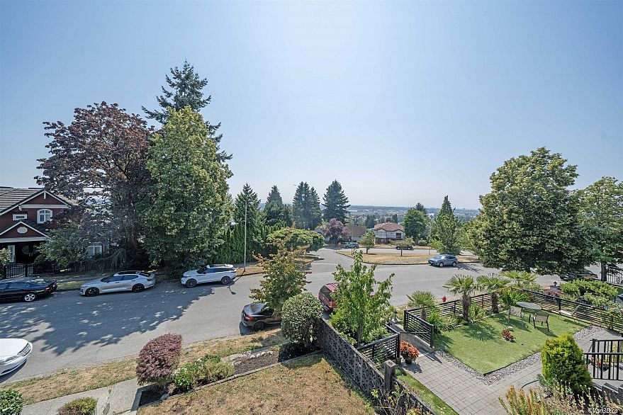 2131 Fraserview Drive