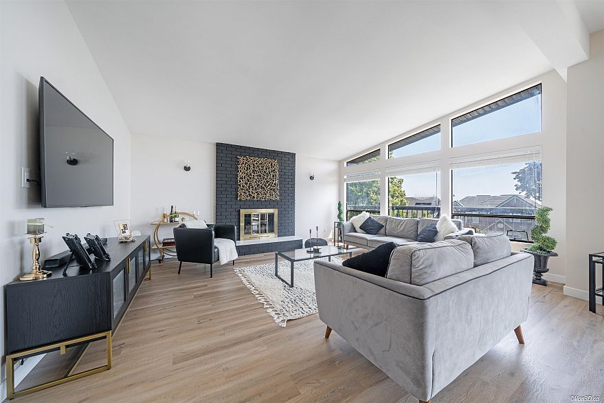 2131 Fraserview Drive