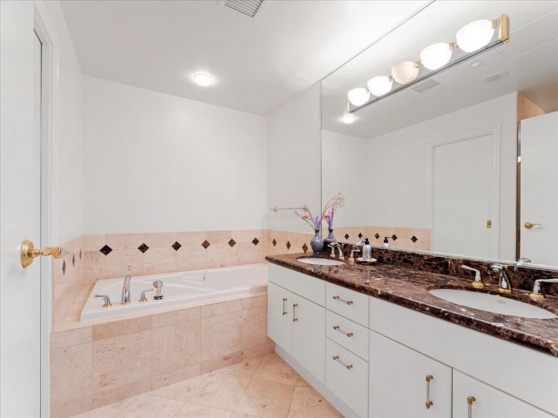 205 1717 Bayshore Drive