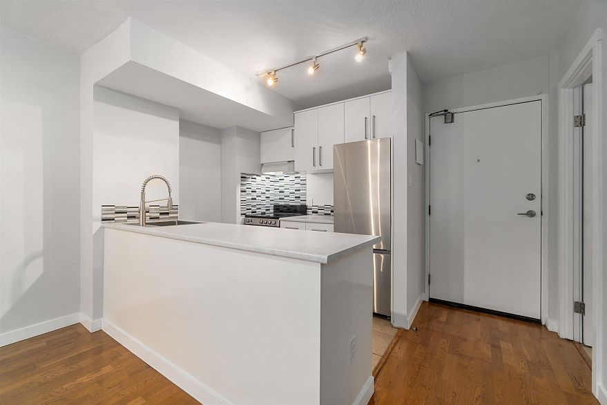 808 1333 Hornby Street