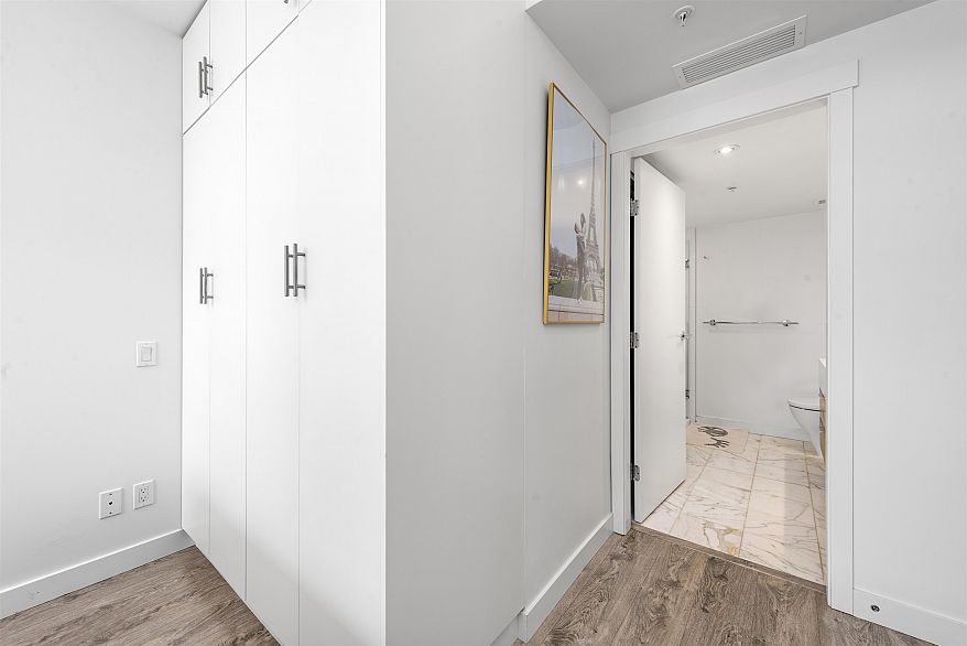 1103 110 Switchmen Street