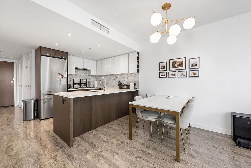 1103 110 Switchmen Street