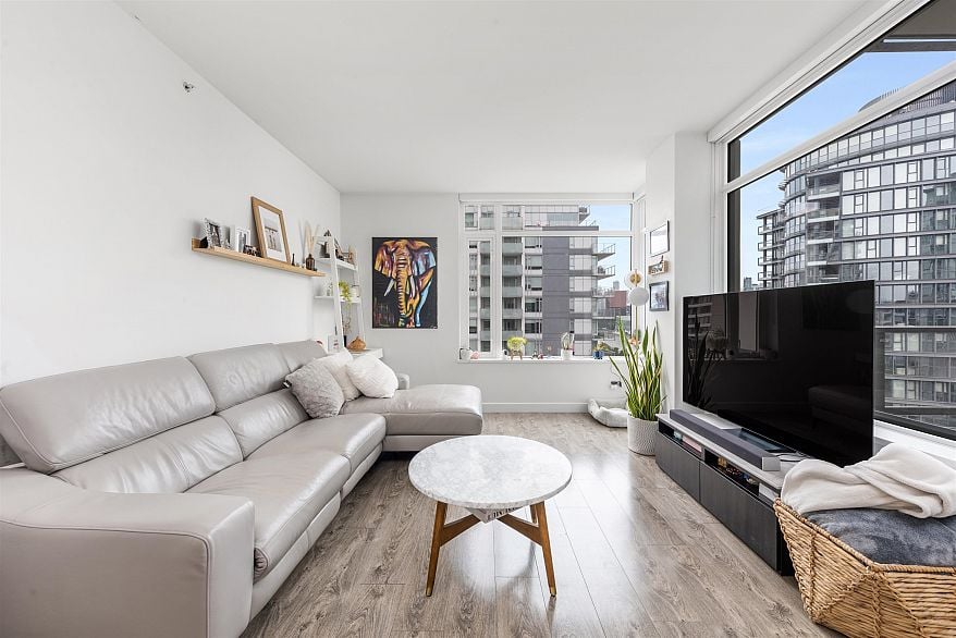 1103 110 Switchmen Street