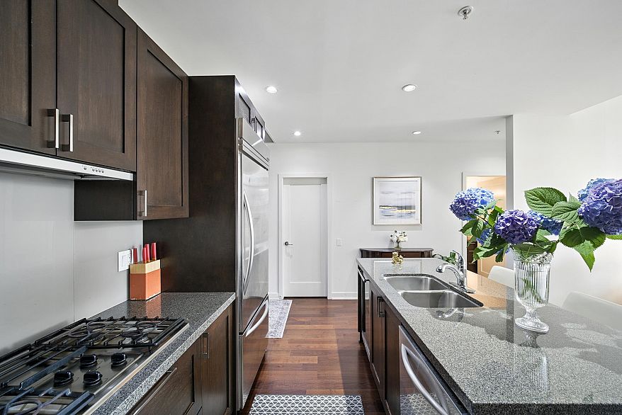 404 3595 W 18th Avenue