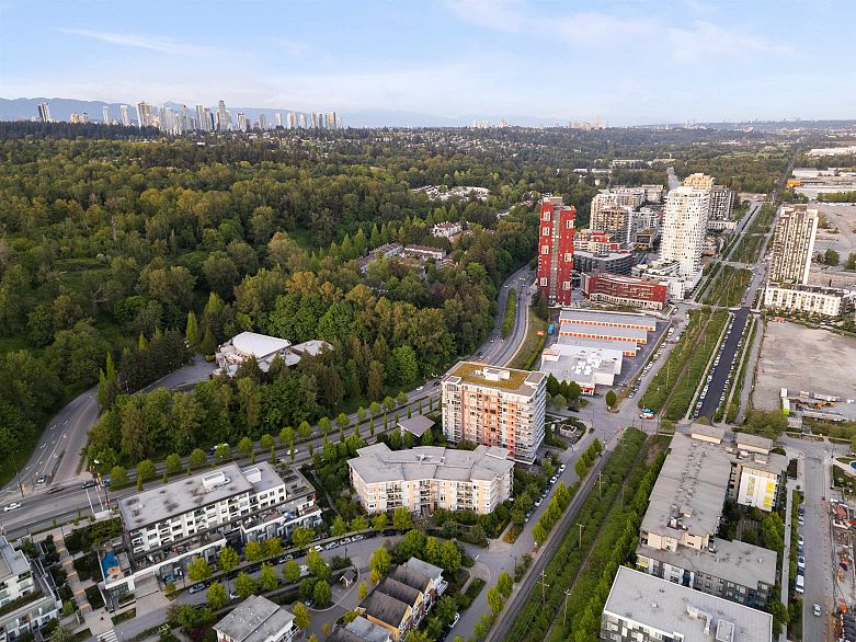 511 3281 E Kent Avenue North Avenue