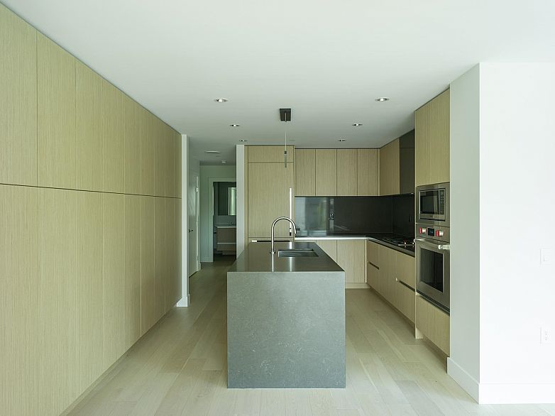 304 3636 W 39th Avenue