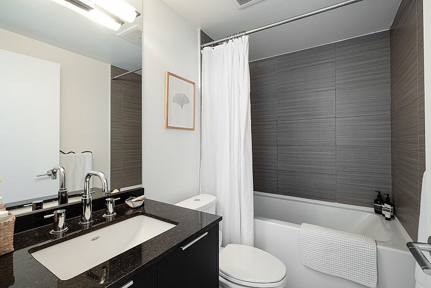 310 429 W 2nd Avenue