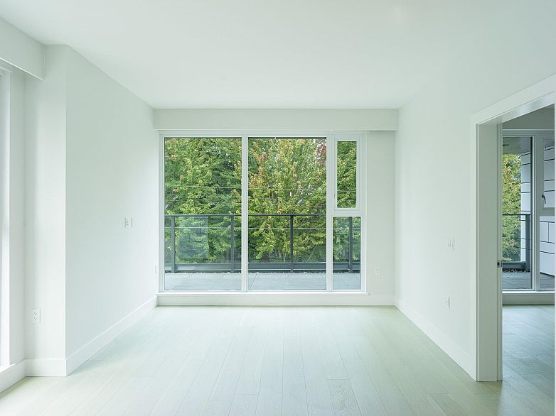 302 3636 W 39th Avenue