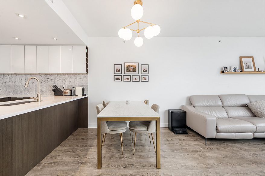 1103 110 Switchmen Street