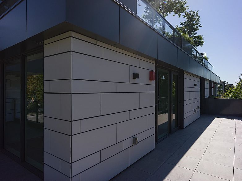 205 3636 W 39th Avenue