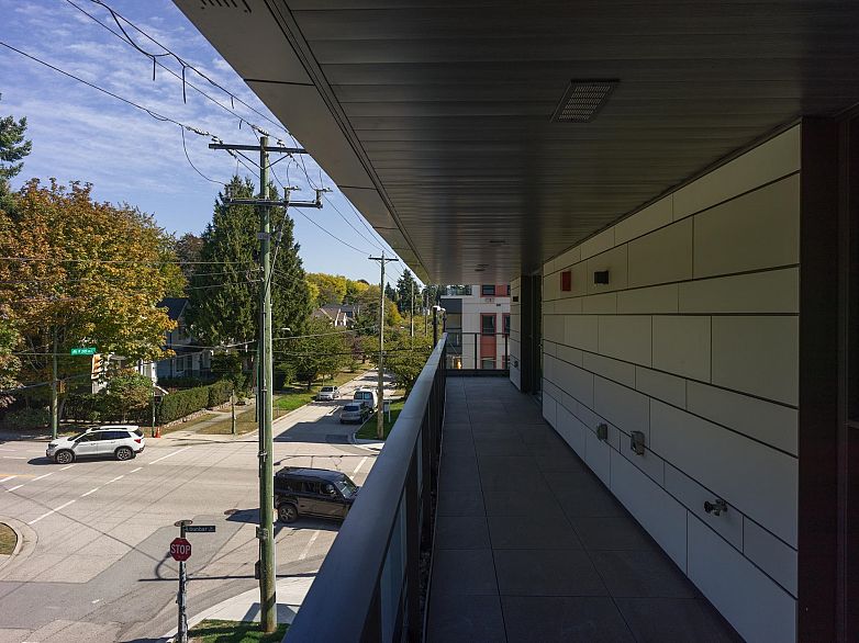 304 3636 W 39th Avenue