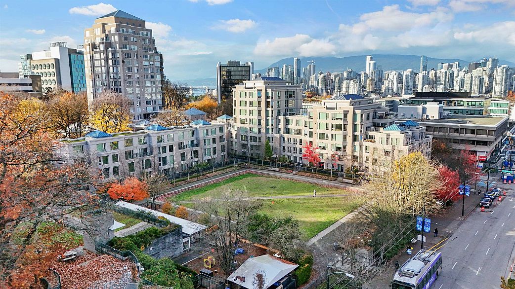 911 500 W 10th Avenue