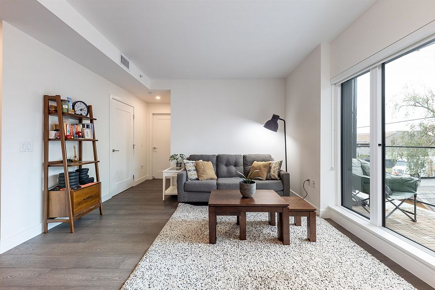 202 477 W 59th Avenue