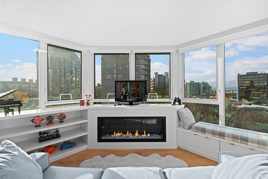 911 500 W 10th Avenue