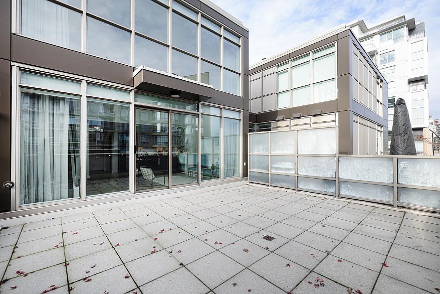 310 429 W 2nd Avenue