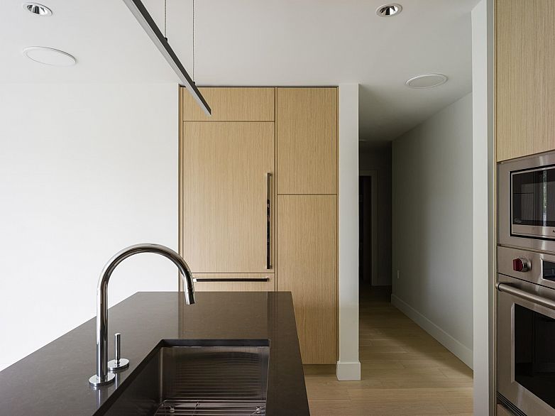 302 3636 W 39th Avenue