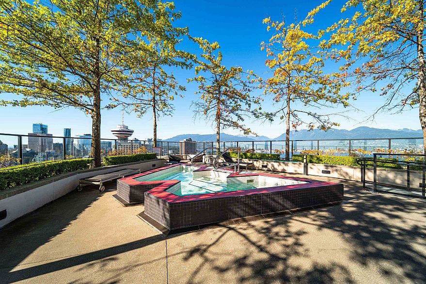 2508 108 W Cordova Street