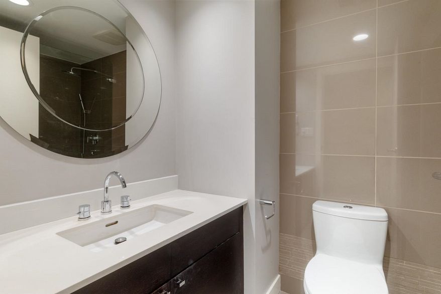 805 1383 Marinaside Crescent