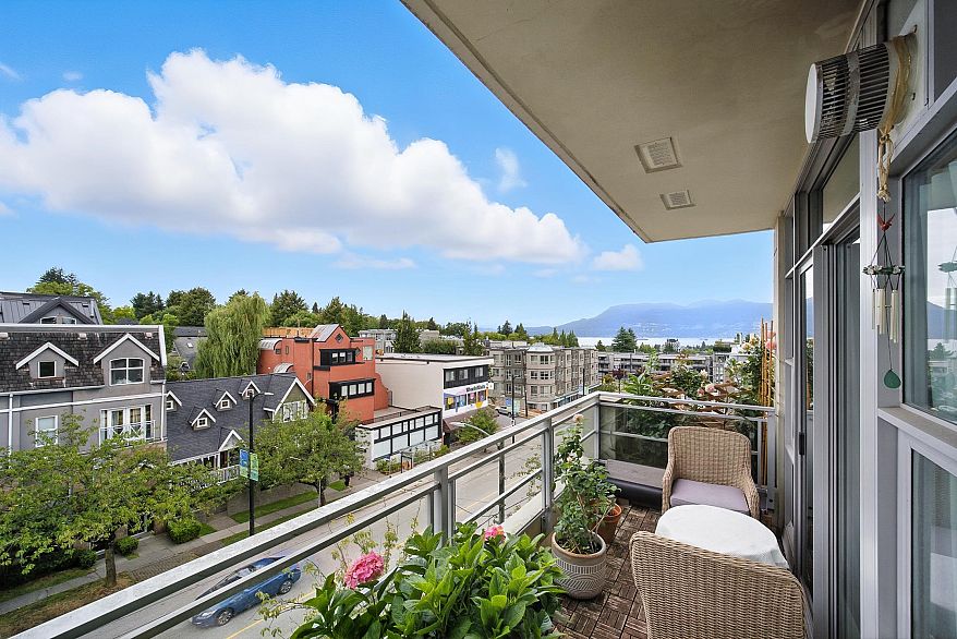 404 3595 W 18th Avenue