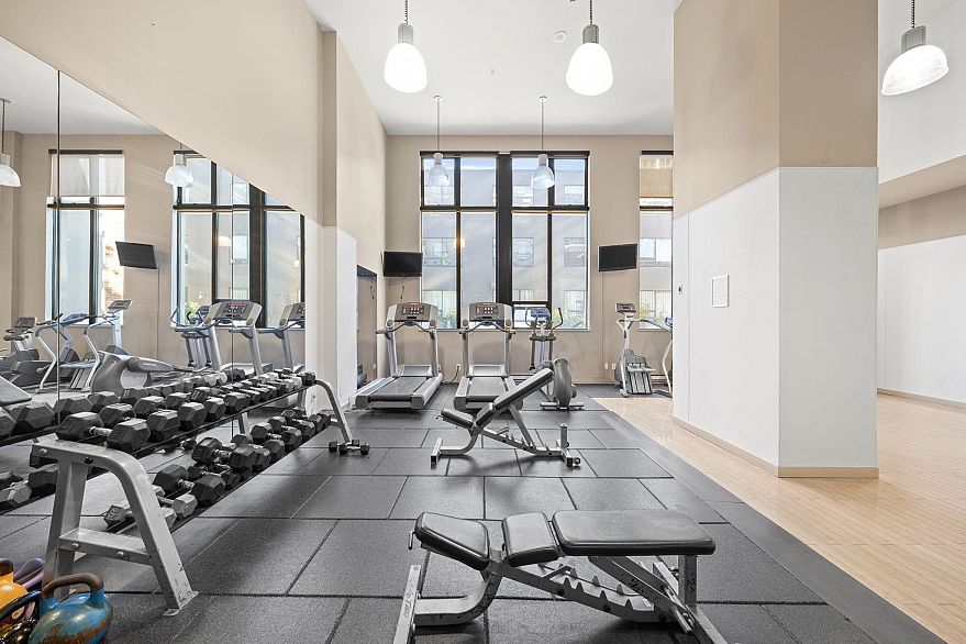 2701 928 Homer Street