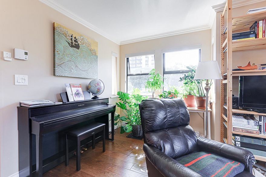 5 890 Broughton Street