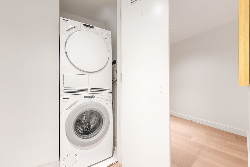 2006 777 Richards Street