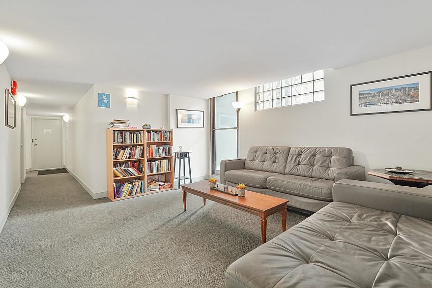 902 1500 Howe Street